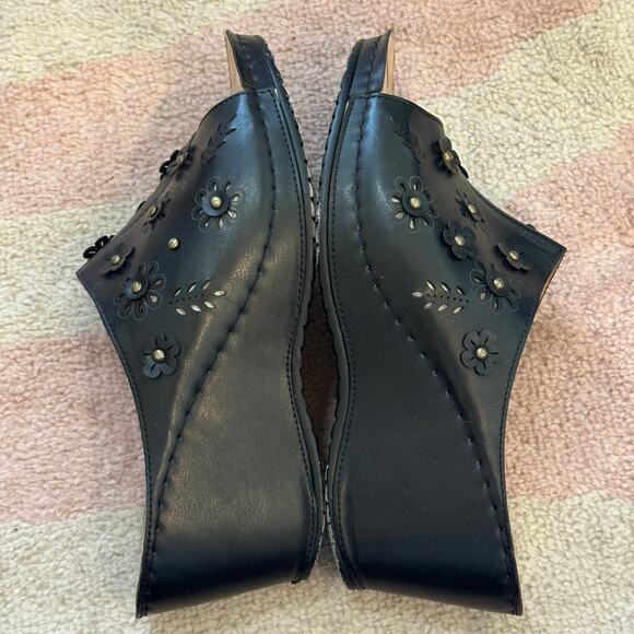 Atalina Black Leather Floral Appliqué Platform Wedge Sandals Boho Mod Cottage - Picture 5 of 8